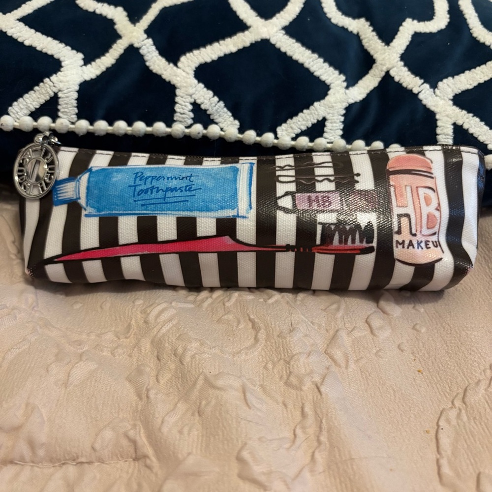 Henri Bendel Small Graphic Art Cosmetic Case